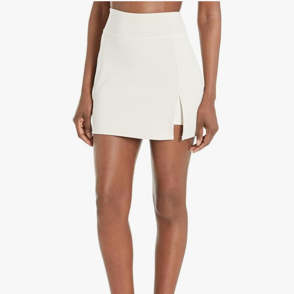 Beyond Yoga Women's Heather Rib Hold Court Skirt